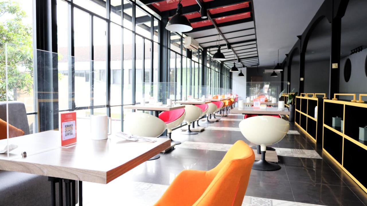 Moritz Hotel Rsab Harapan Kita Jakarta Exteriör bild