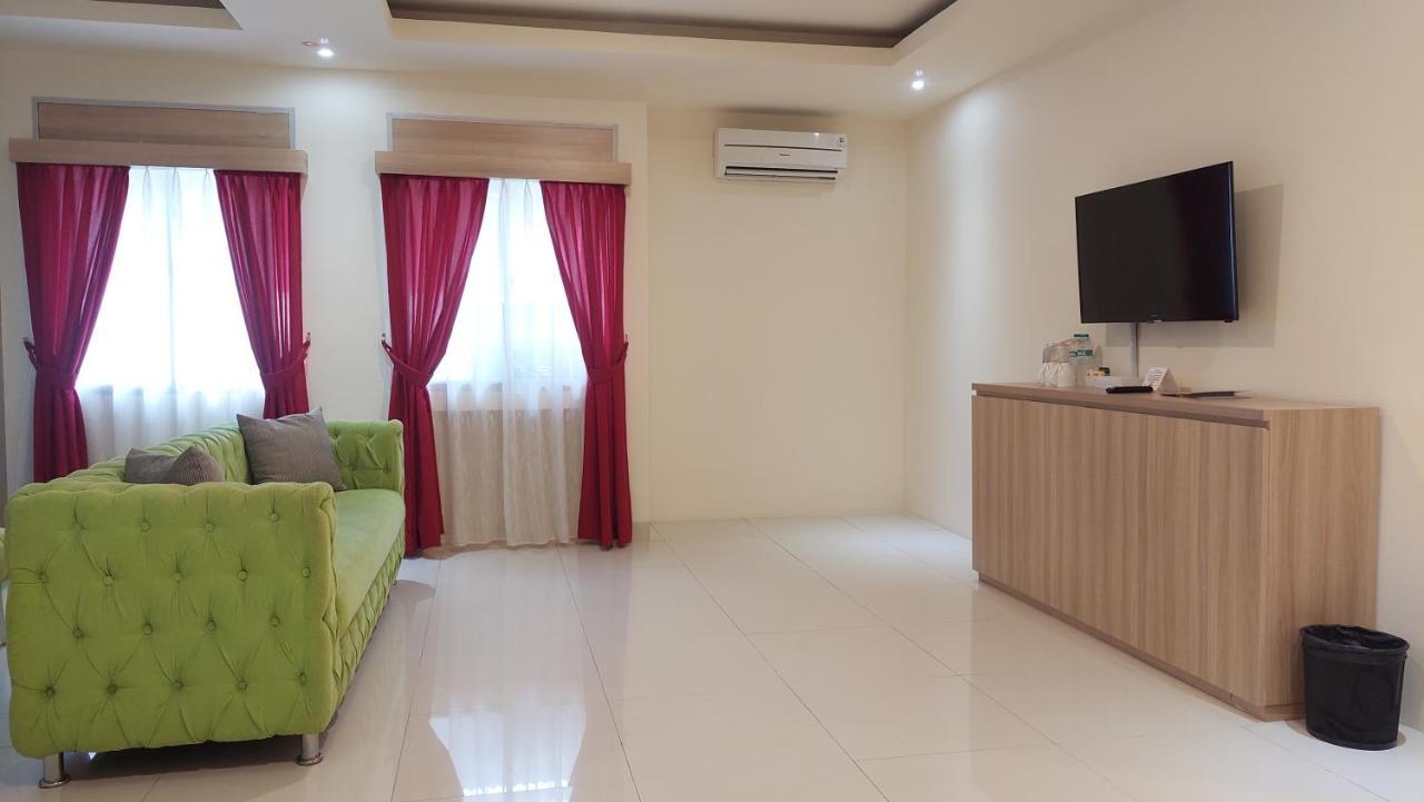 Moritz Hotel Rsab Harapan Kita Jakarta Exteriör bild